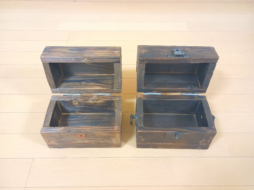 ドラクエ風の木製の古い宝箱☆ 木箱、トレジャーボックス、ジュエリーボックス