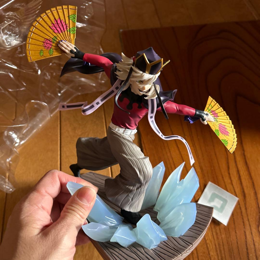 童磨 フィギュア