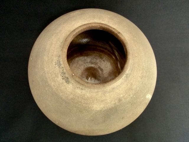 壷■かなり時代の有る古い白土の丸壺 自然釉 古玩 唐物 中国 時代物 骨董品■