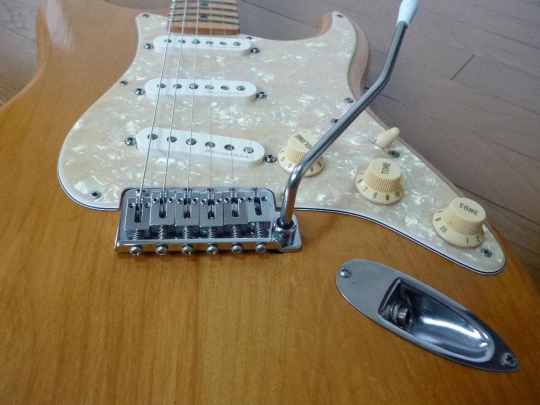 最終値下げ‼️Fender Japan ストラトTシリアル 新品ケース付　美品！