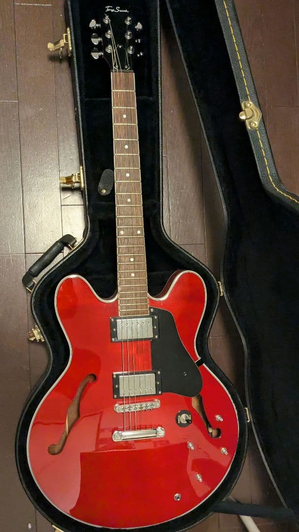ES-335 レッド