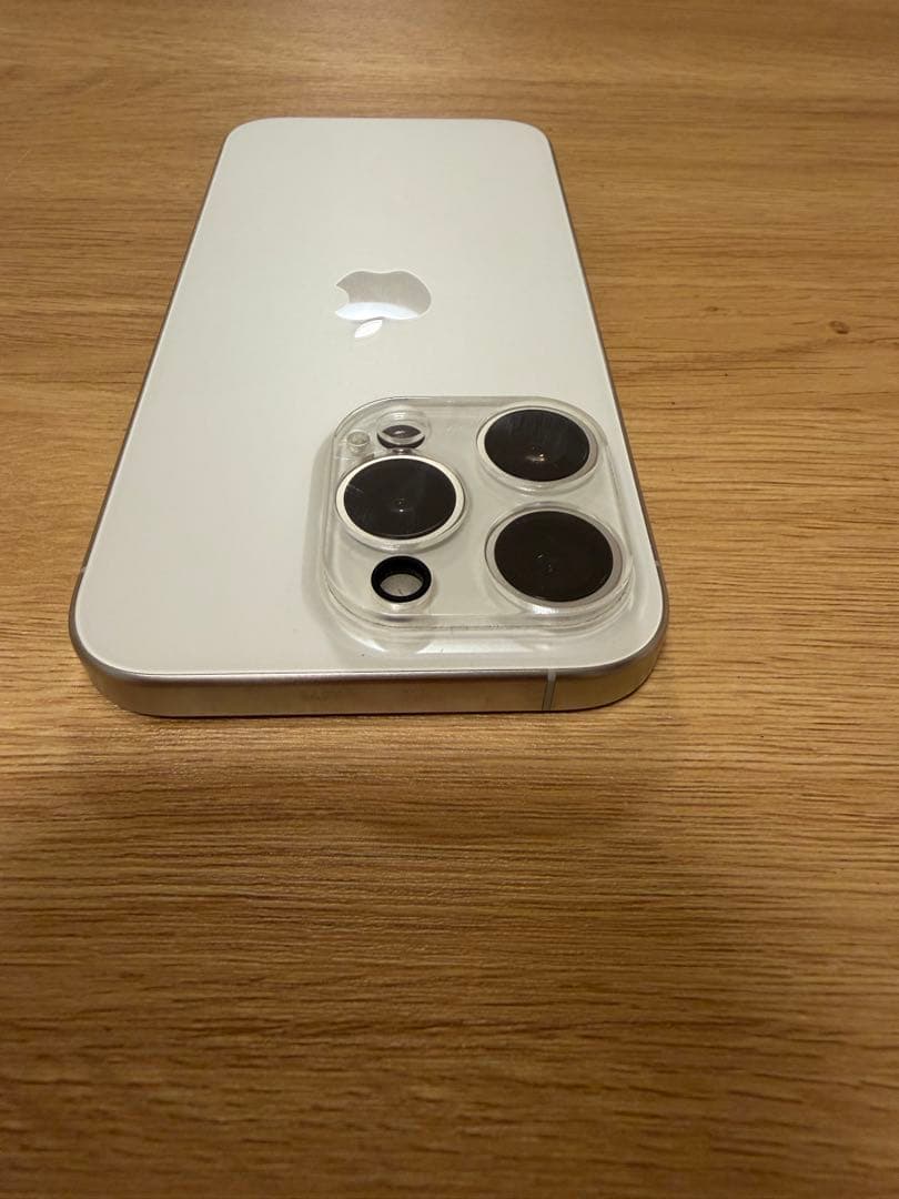 iPhone 15 Proホワイトチタニウム 256GB