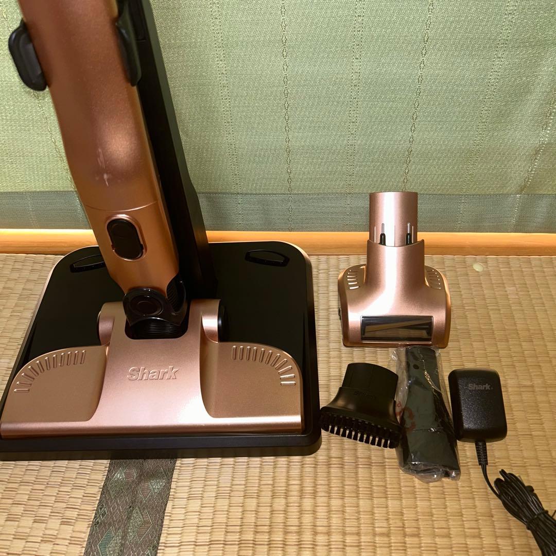 【美品｜通電確認済み】shark シャーク 充電式サイクロンスティッククリーナー