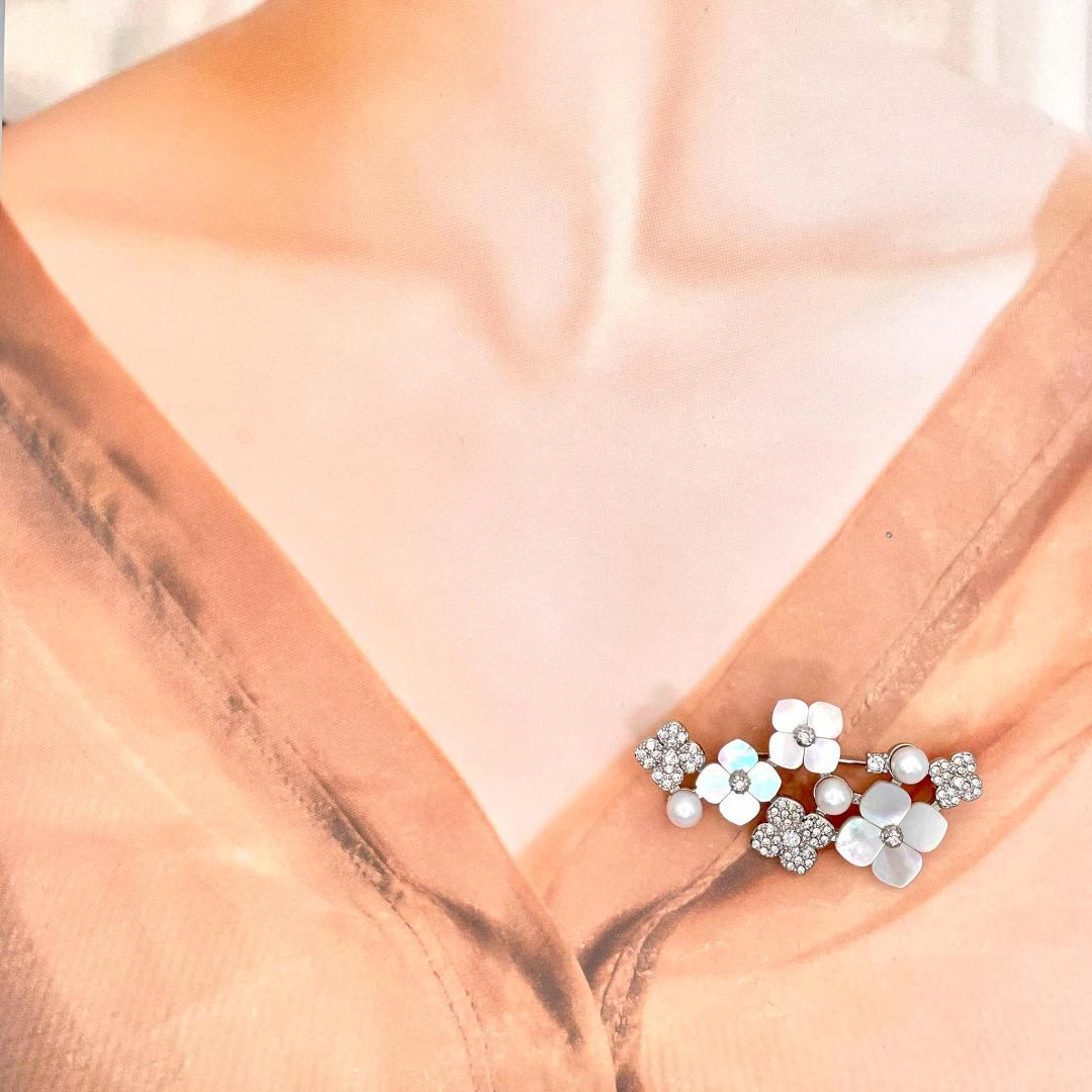 ヴァンドームブティック フラワー シェル パール 6.3mm セレモニーブローチ