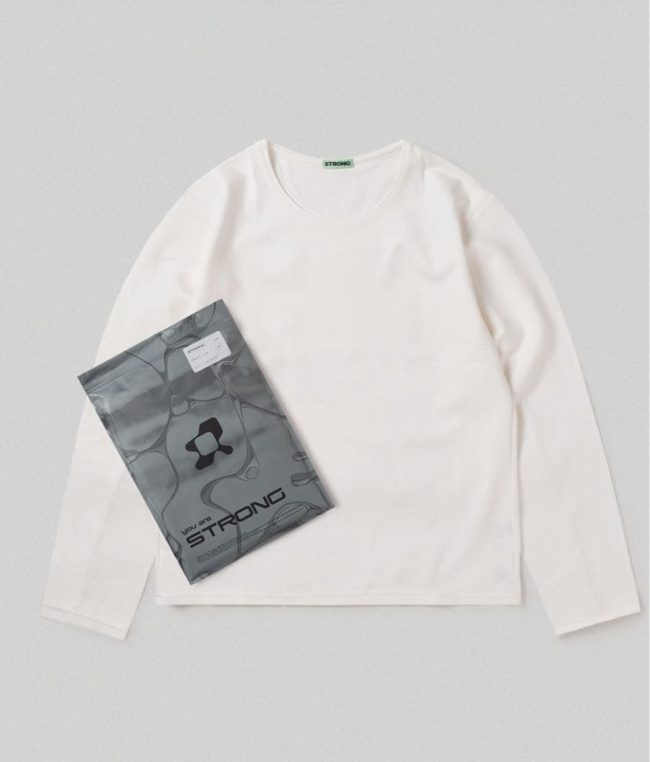 STRONG PACK TEE (ホワイト）