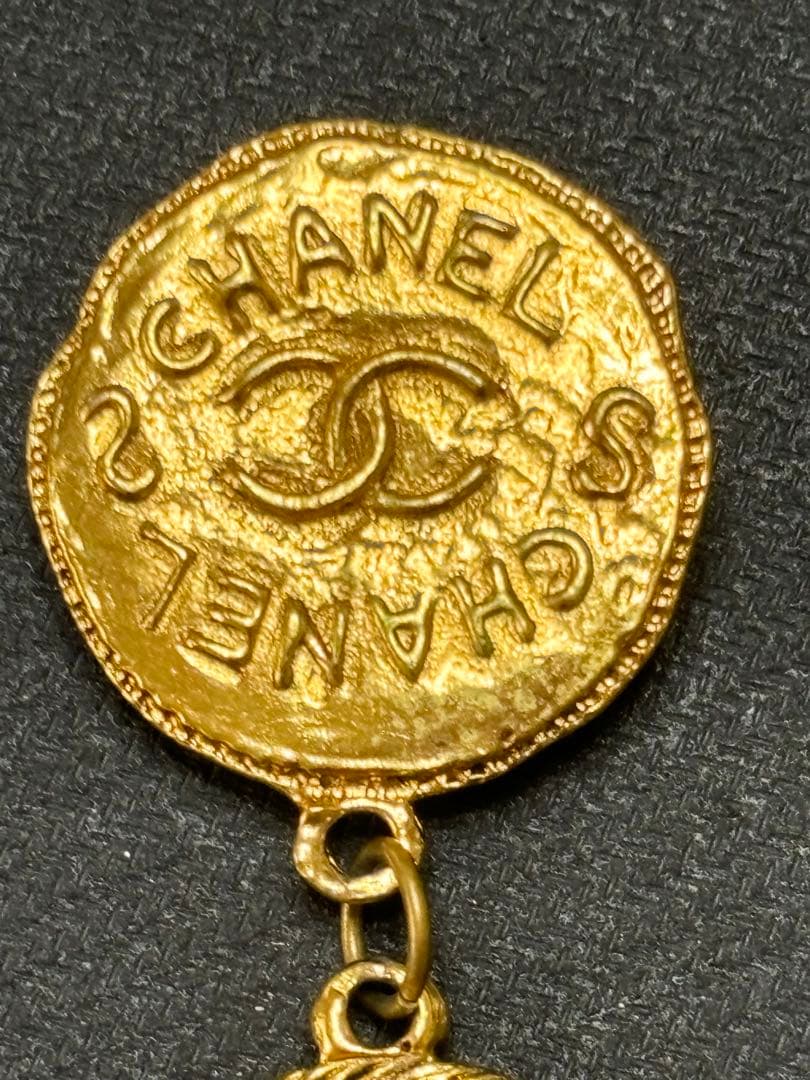 稀少　CHANEL　ブローチ　2連メダル　勲章風　ゴールド