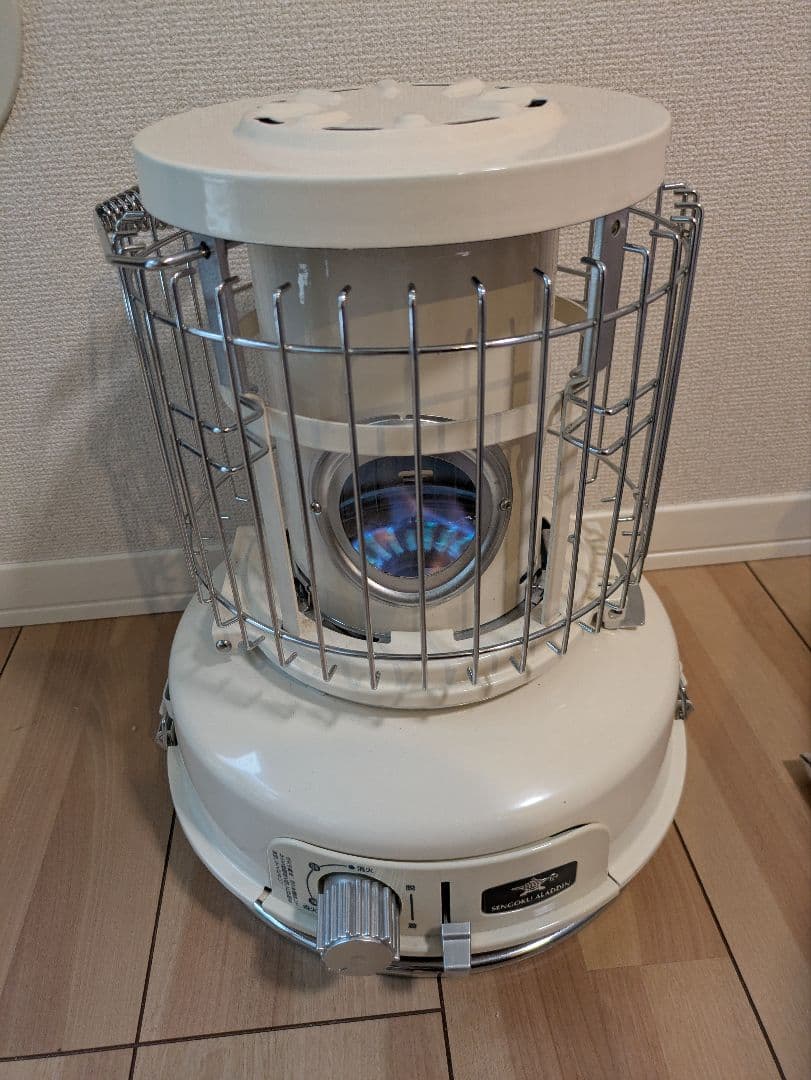 ガスストーブ　アラジン　暖房器具　ホワイト　専用袋付き