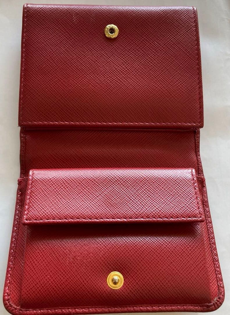 ＰＲＡＤＡプラダ　折り財布　レザー製レッド
