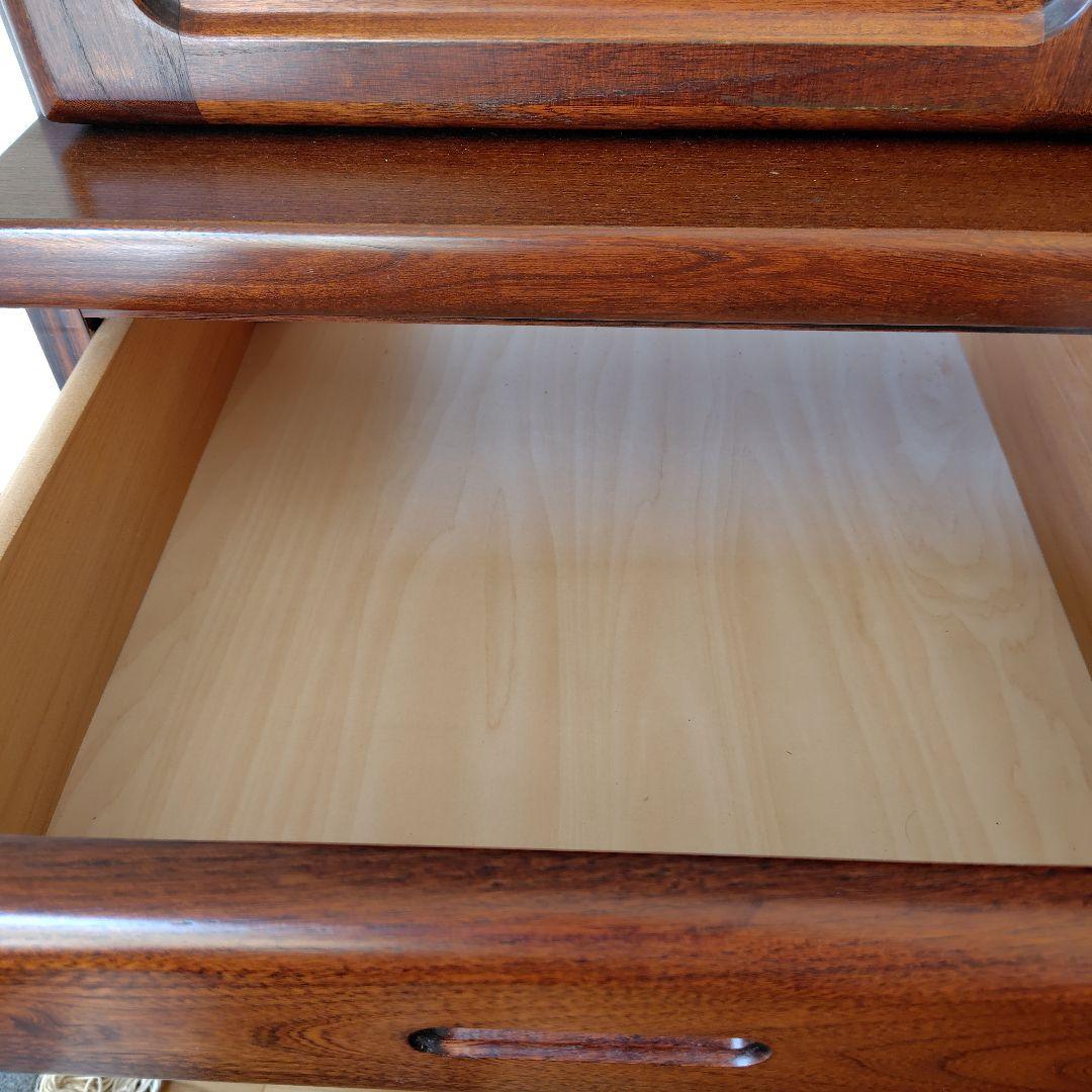 本箱　木製品　引出し　扉　収納量大　棚移動