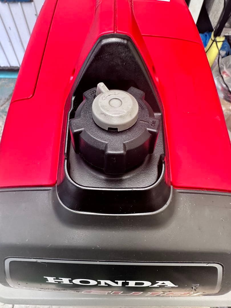 HONDA インバーター発電機 EU18i 発電機　キャンプ　現場　屋台　地震