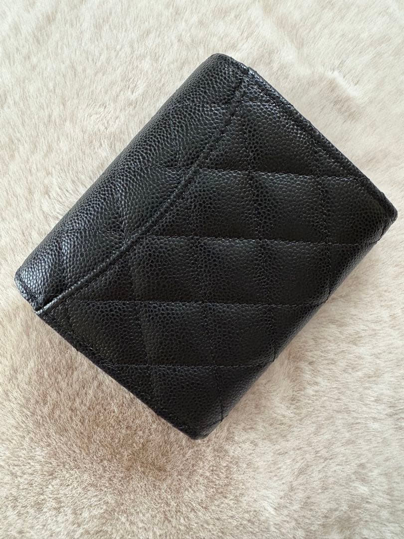 美品！CHANEL折り財布ブラック