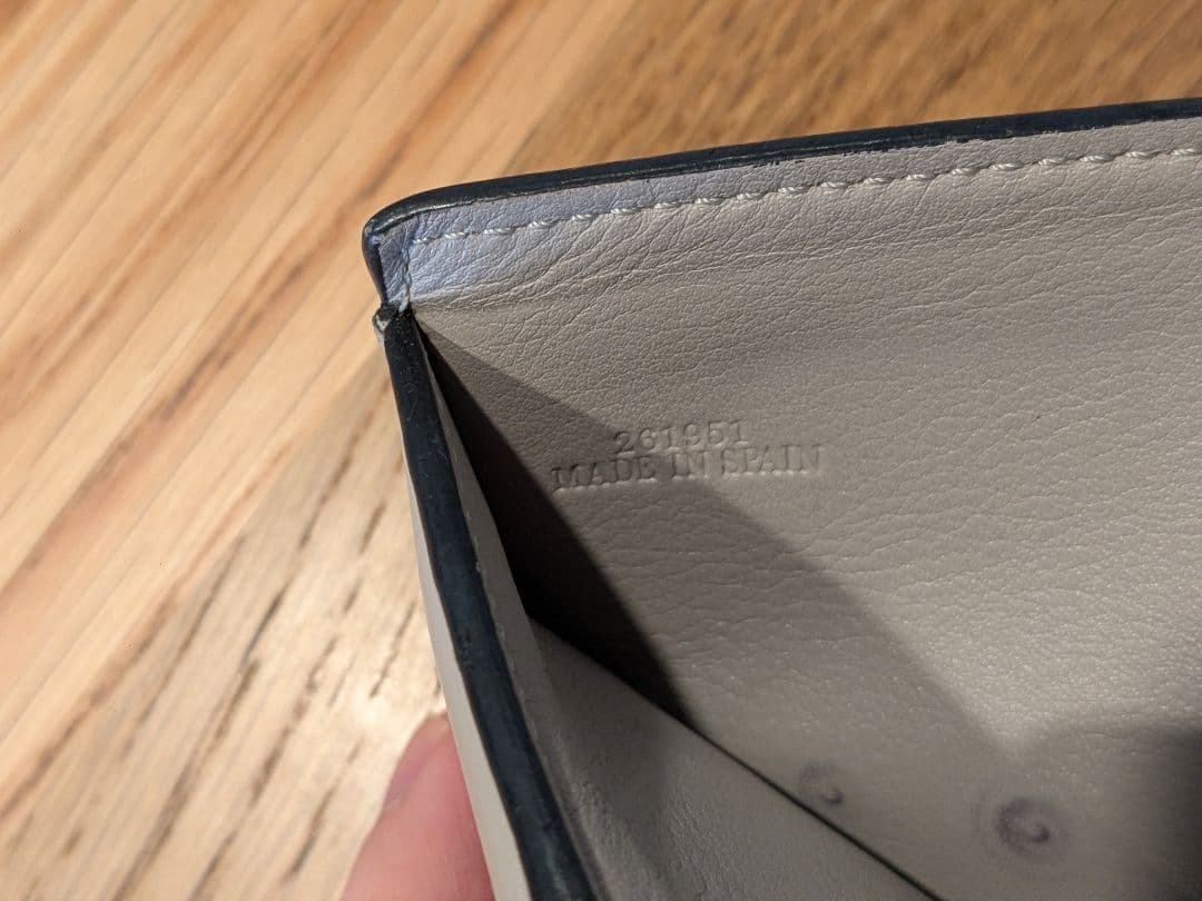 LOEWE 二つ折り財布 ライトグレー