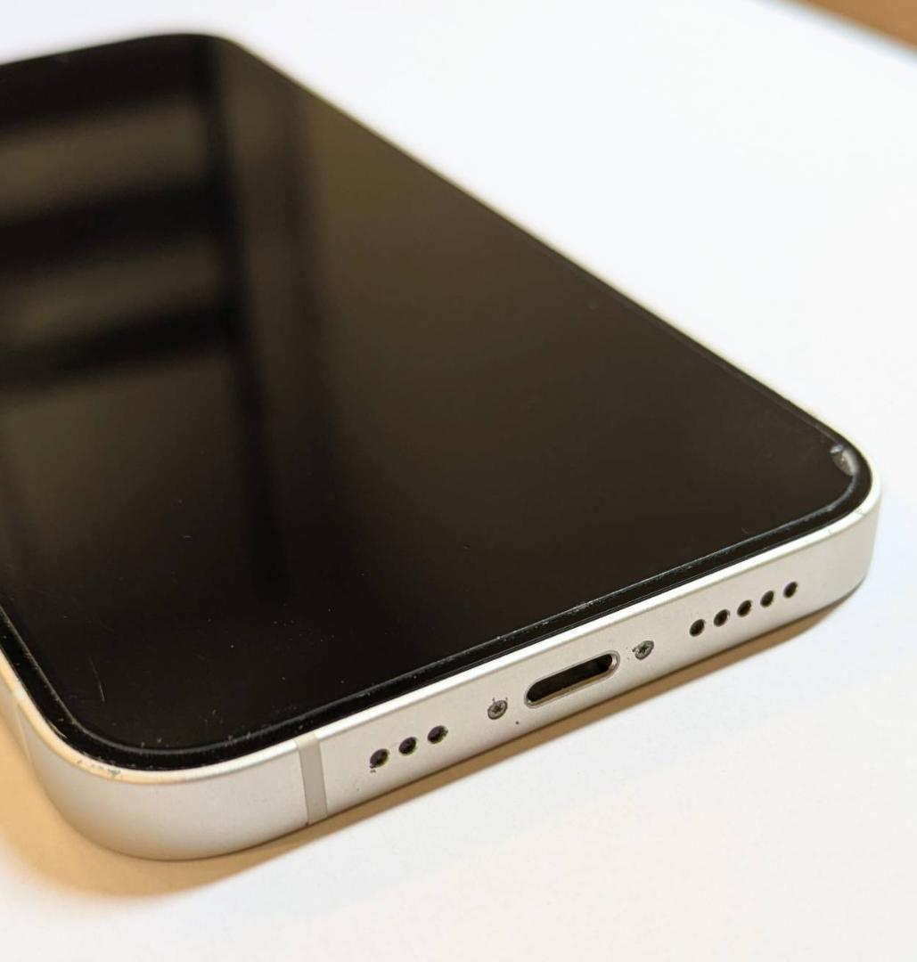 iPhone 13 本体 ホワイト 128GB SIMフリー スターライト 美品