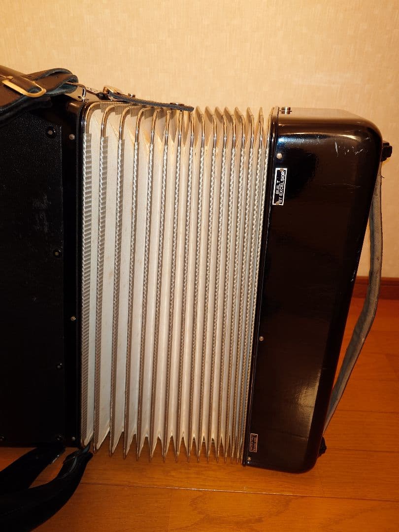 イタリア製　アコーディオン　EXCELSIOR エキセルシャー　MOD.400