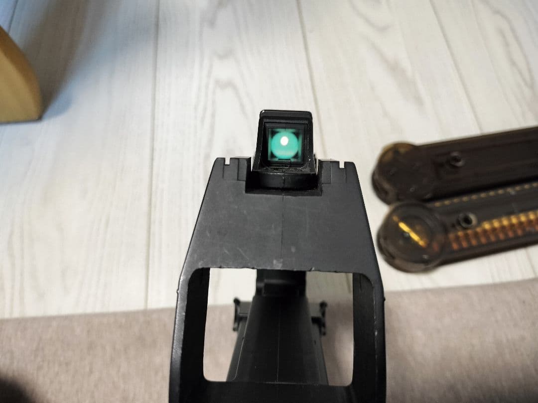 東京マルイ 電動ガン P-90 予備マガジン付き