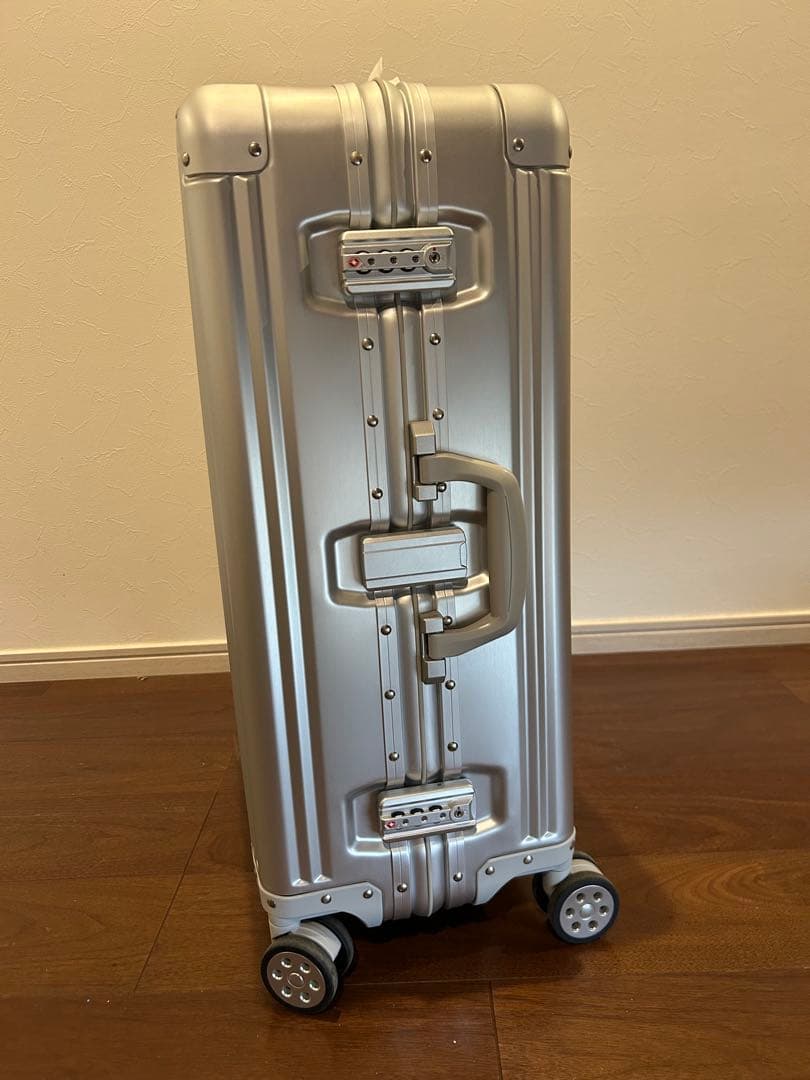 ⭐︎非売品⭐︎メルセデスベンツ キャリーケース シルバー 65L