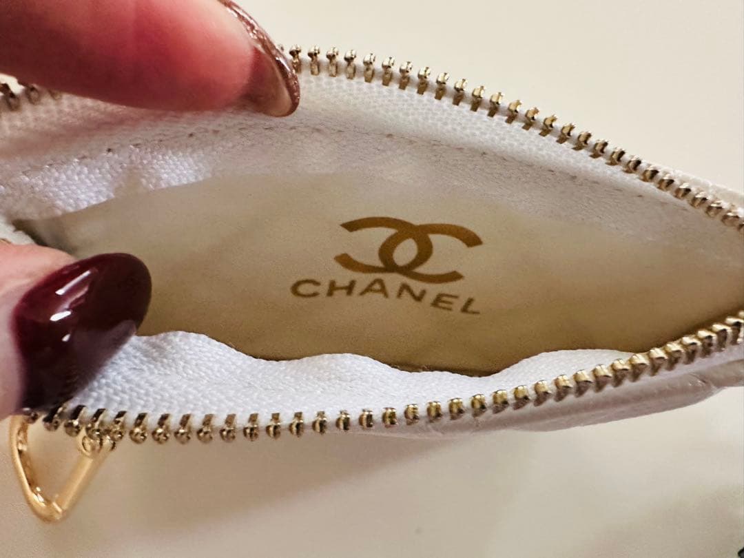 【新品・未使用】CHANEL ノベルティ キルティング ケース ホワイト