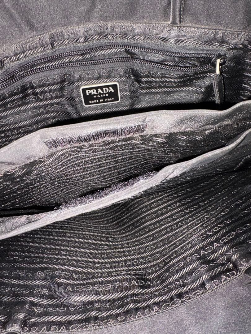 PRADA トートバッグ