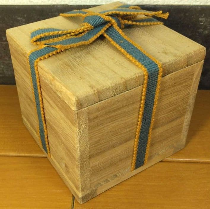 人間国宝 金城次郎 ぐい呑 栞 共箱 美品 やちむん 壺屋焼 壷屋焼 紐付箱