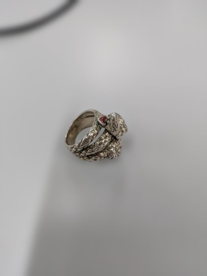 ヴィヴィアン・ウエストウッド スネーク リング