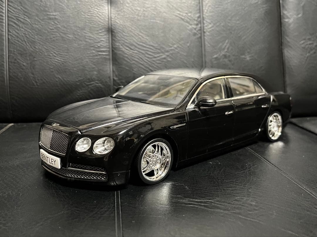 ベントレー　フライングスーパー　1/18