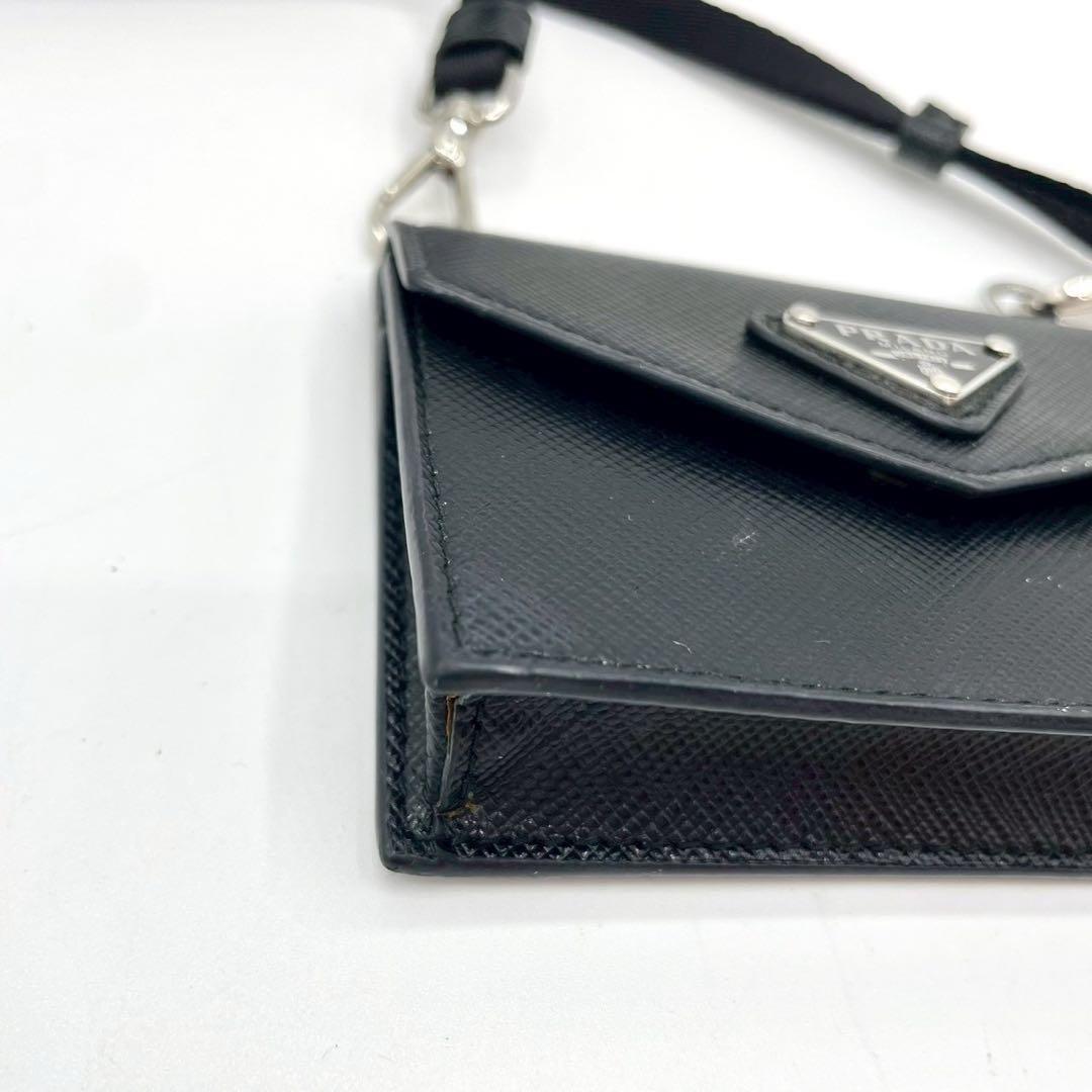 PRADA ブラック ショルダーカードケース