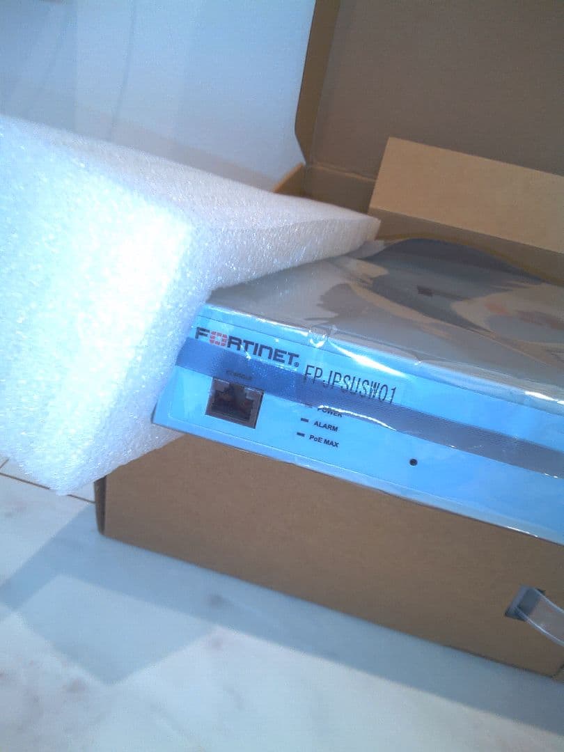 a63 Fortinet FortiSwitch 124F POE 新品未使用