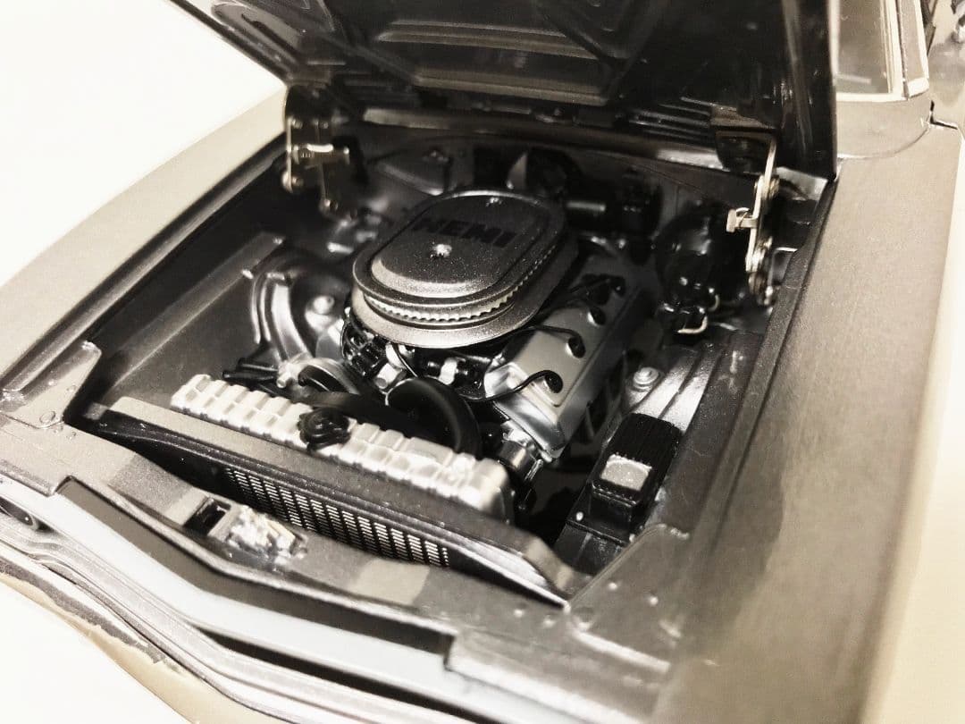 GMP/'70 Plymouthプリムス RoadRunner 1/18