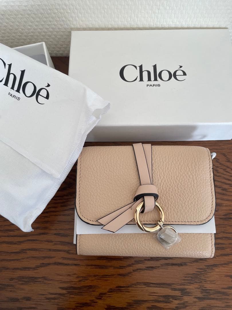Chloé ベージュ 三つ折り財布
