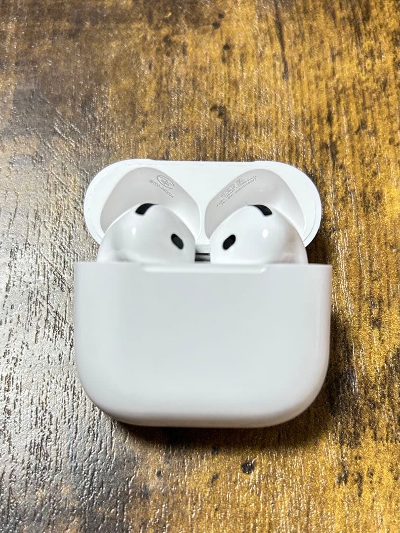 【左耳・ケース良品】AirPods 4 ノイキャン搭載モデル（右耳不動）