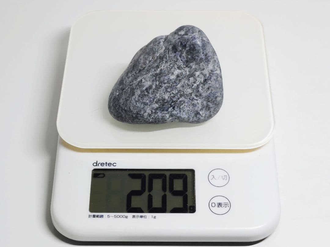 糸魚川132 翡翠 209g ヒスイ 原石 鑑賞石 自然石 誕生石 鉱物 鉱石