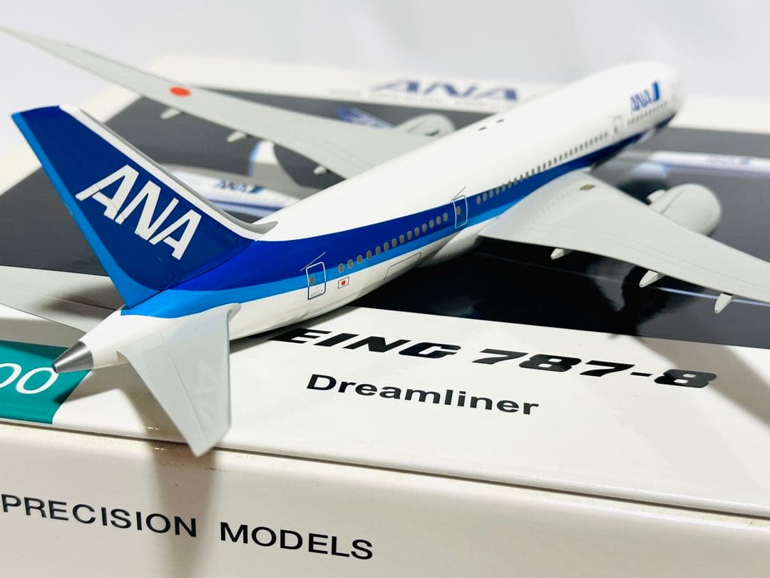 全日空商事 1/200 ANA B787-8 NH20018