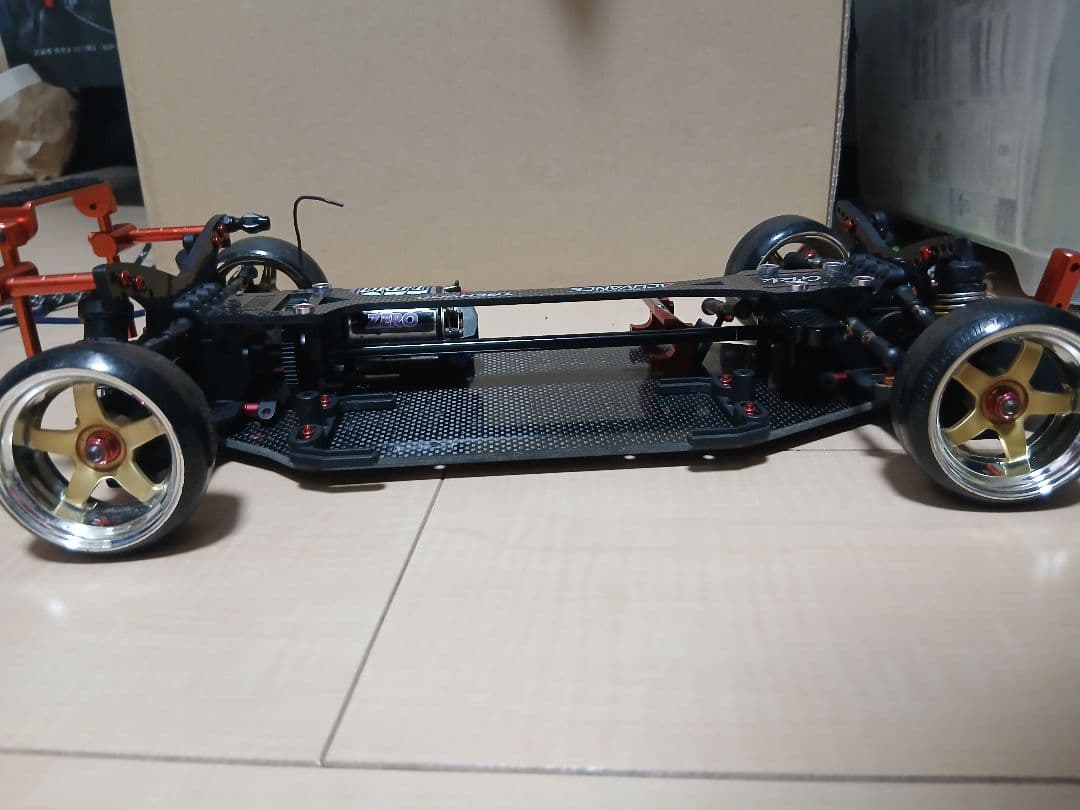 grk グローバル　カーボンシャーシ