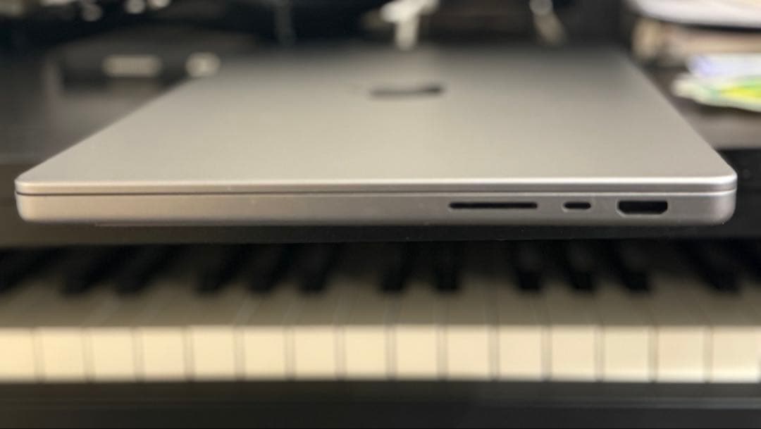 Apple MacBook pro 14インチ シルバー