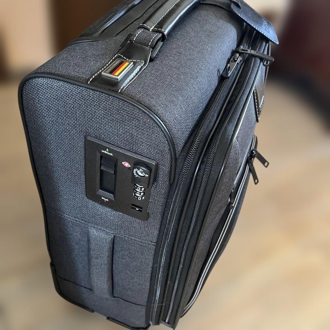 Straticストラティック 35L シティブラック 機内持ち込み