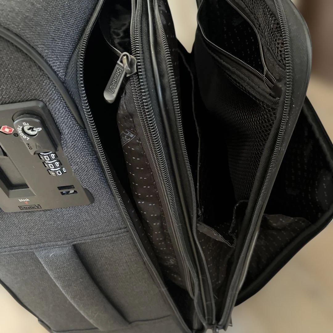Straticストラティック 35L シティブラック 機内持ち込み