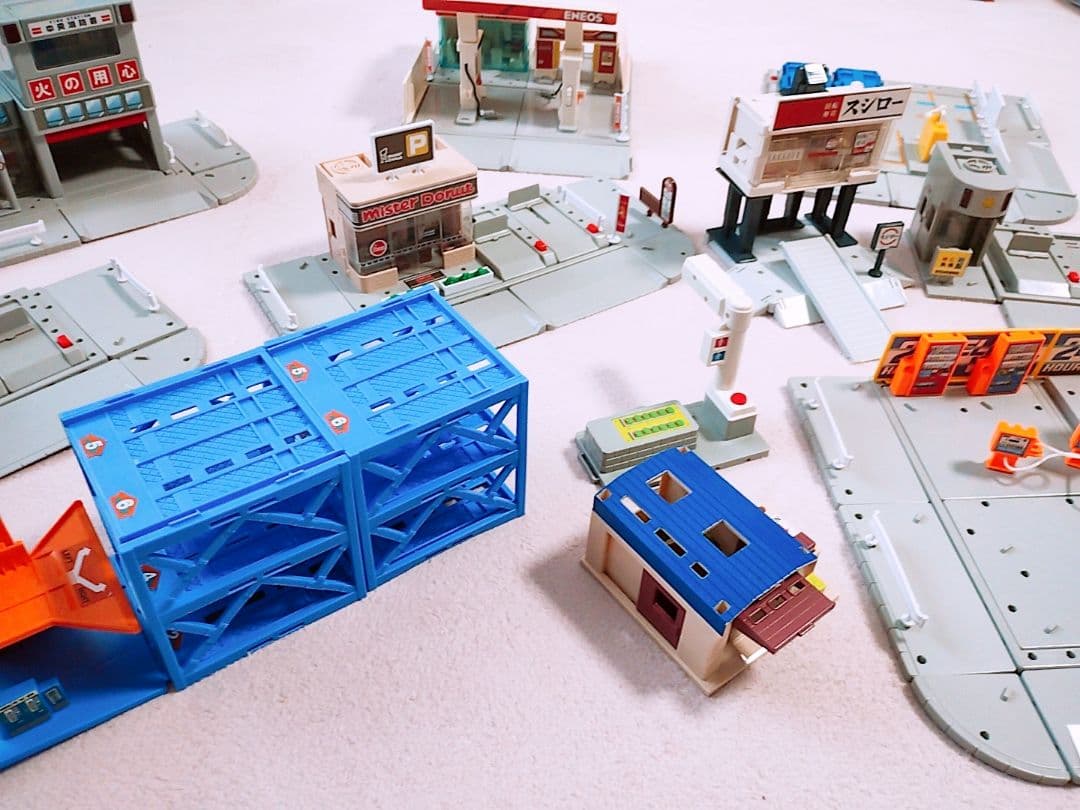 トミカ　トミカタウン　ビルドシティ　セブンイレブン　スシロー　消防署　警察署