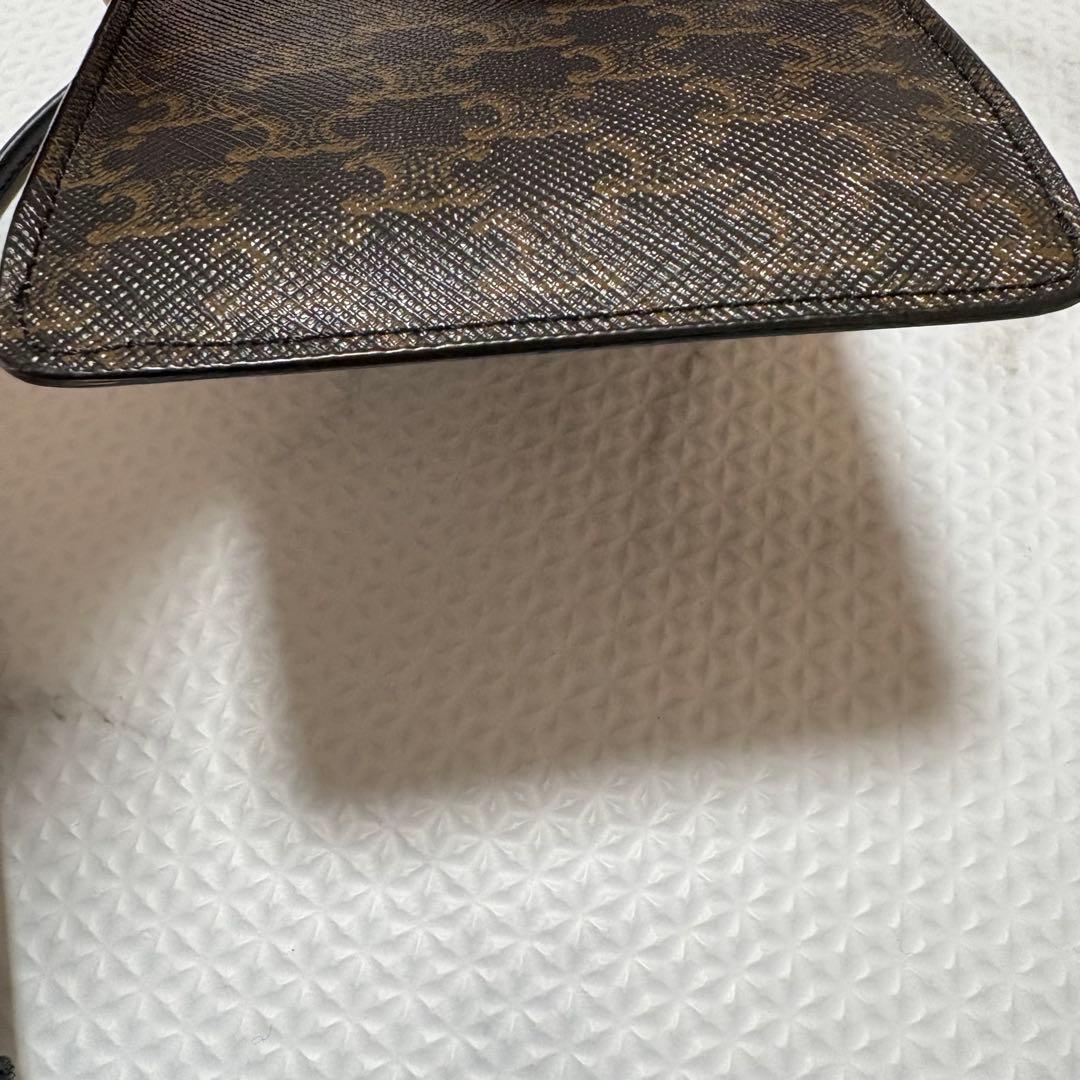 美品 セリーヌ トリオンフ マカダム スマホショルダー 斜めがけ フォンケース