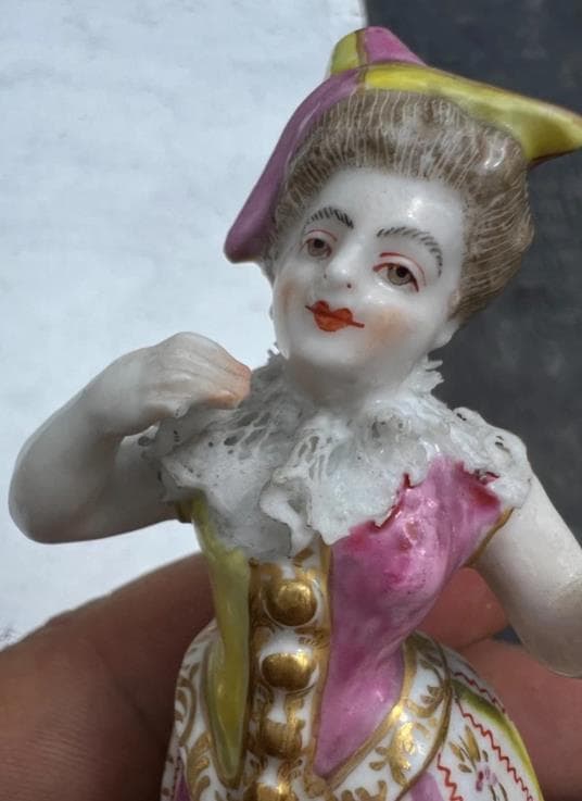 #3872 【可愛い置き物】マイセン Meissen 手描きのコロンバイン像