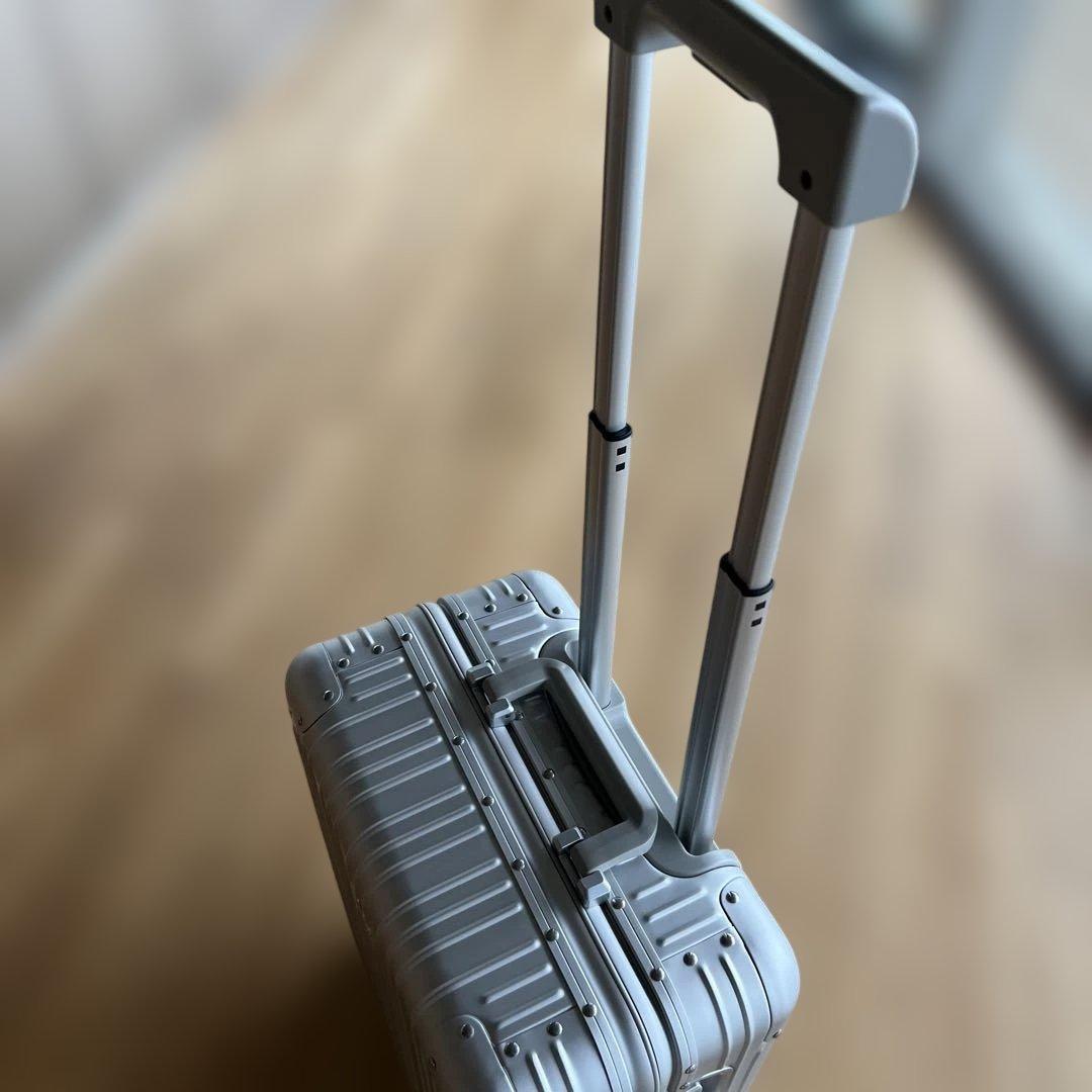 メルセデスベンツ　アルミケース