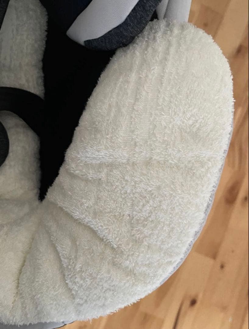 Combi 新生児対応 チャイルドシート ISOFIX クリーニング済み