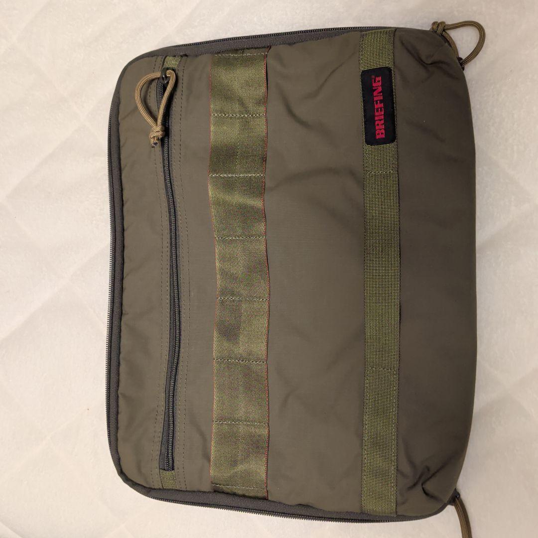 BRIEFING PCケース オリーブグリーン