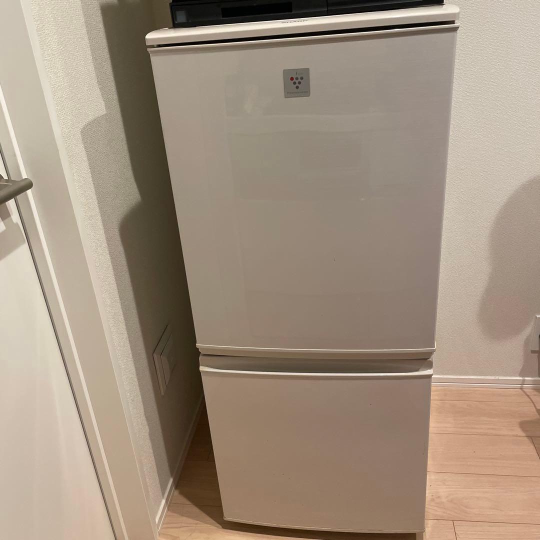 SHARP 冷蔵庫　2015年製　137L