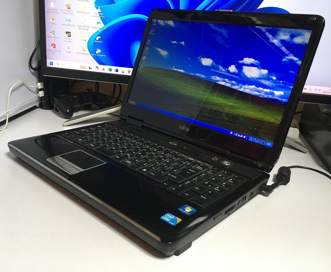 富士通 LIFEBOOK AH AH550/3AT WindowsXP