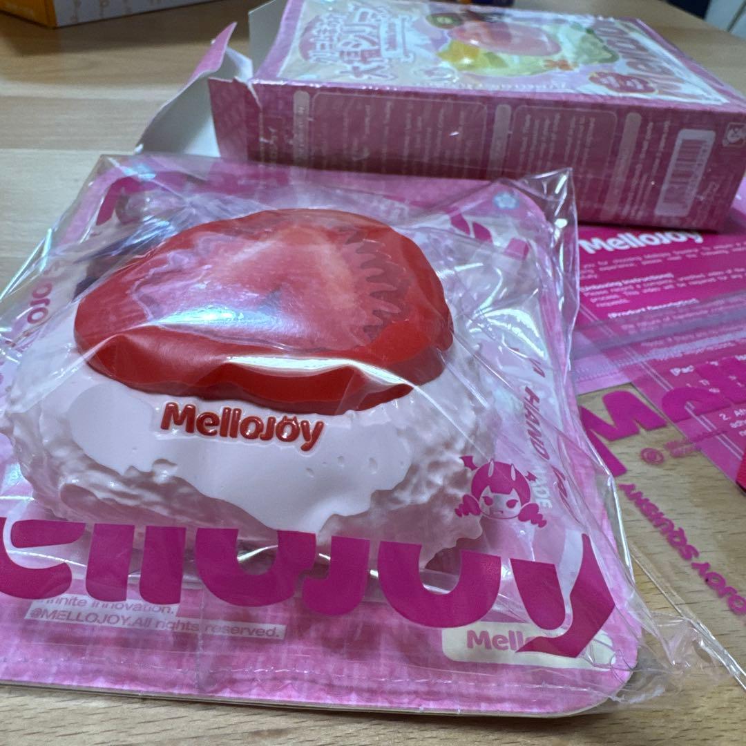付属品全部付き　Mellojoy メロジョイ 大福シリーズ いちご スクイーズ