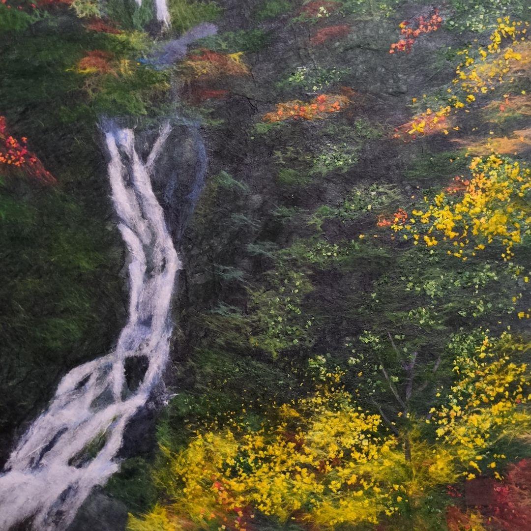 値下げ！【ちぎり絵】「紅葉−滝」　ハンドメイド　(P 10サイズ）暮らしに彩りを