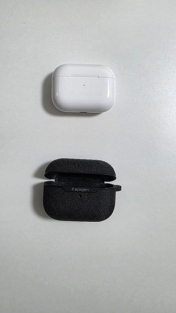 SPIGEN ケース付【中古】AirPods Pro MLWK3J/A