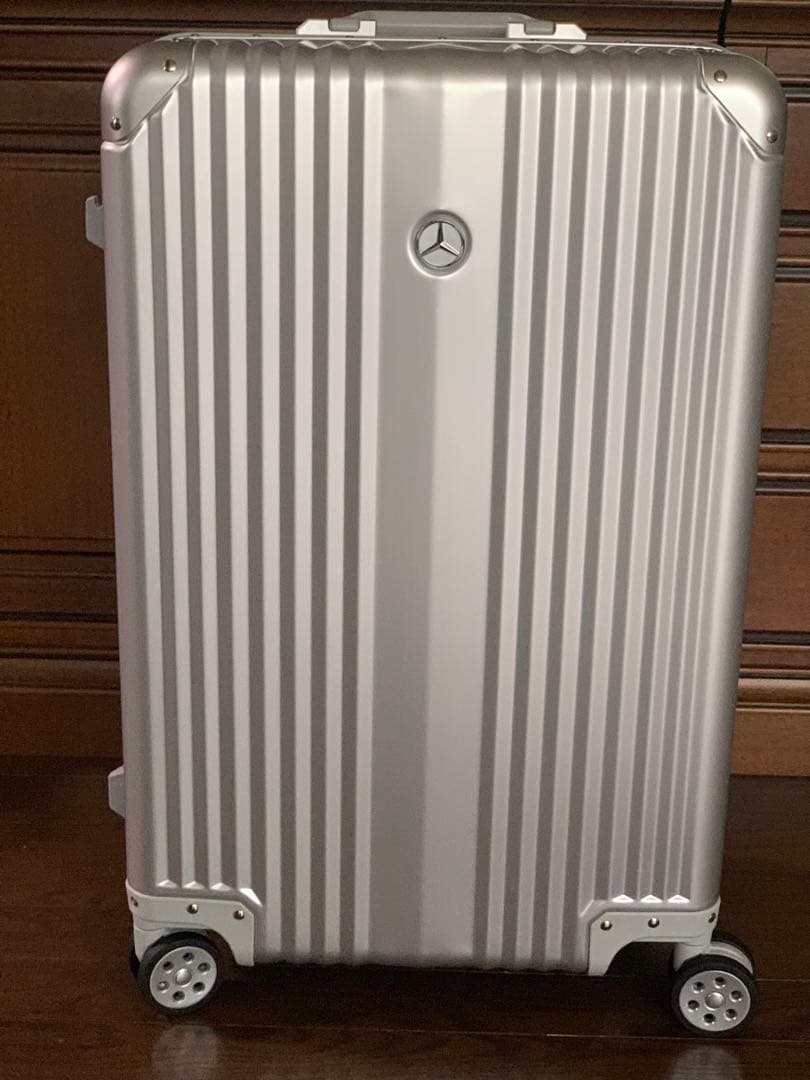 Mercedes アルミニウム キャリーケース シルバー