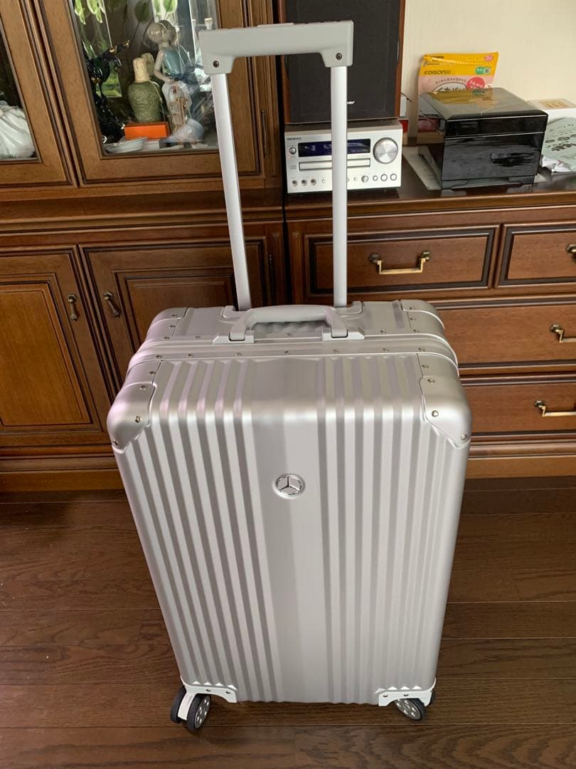Mercedes アルミニウム キャリーケース シルバー