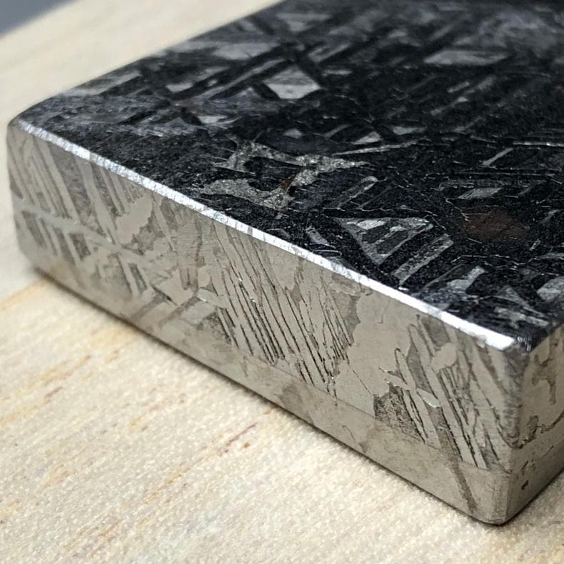 隕石 鉄隕石　アルタイ隕石　ナチュラル　原石　重さ約110ｇ